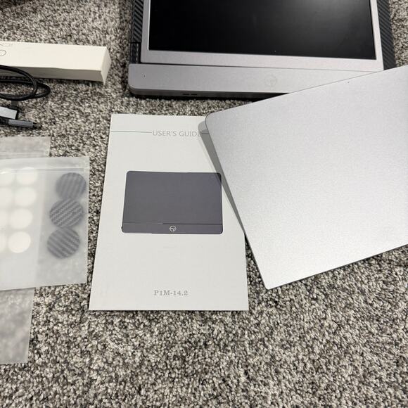 Portable Monitor for 14.2" MacBook, Laptop Screen Extender Dual Display 12'' FHD - Picture 3 of 12